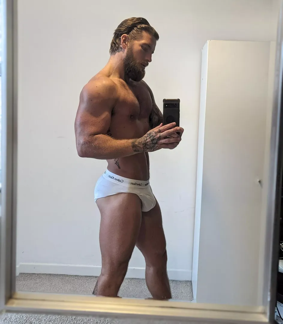 Pull my whities down and get sucking