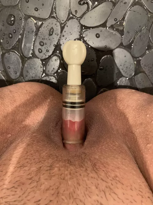 Pumping my clit is my favorite past time 💦