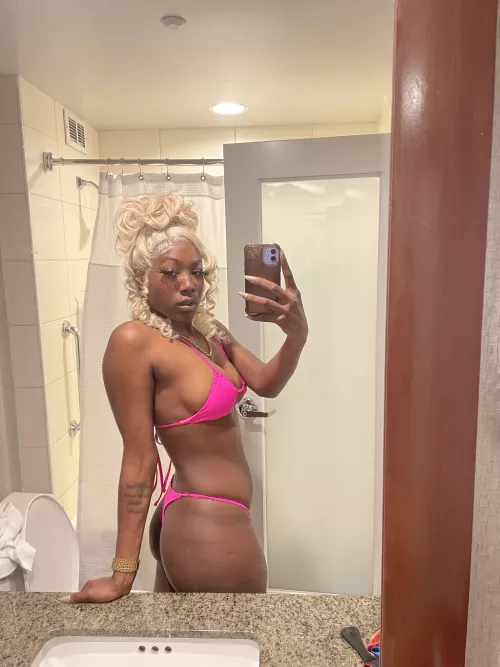 Pussy pink kini👅💦