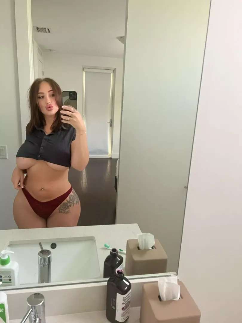 Put a baby in this tummy [IMG]