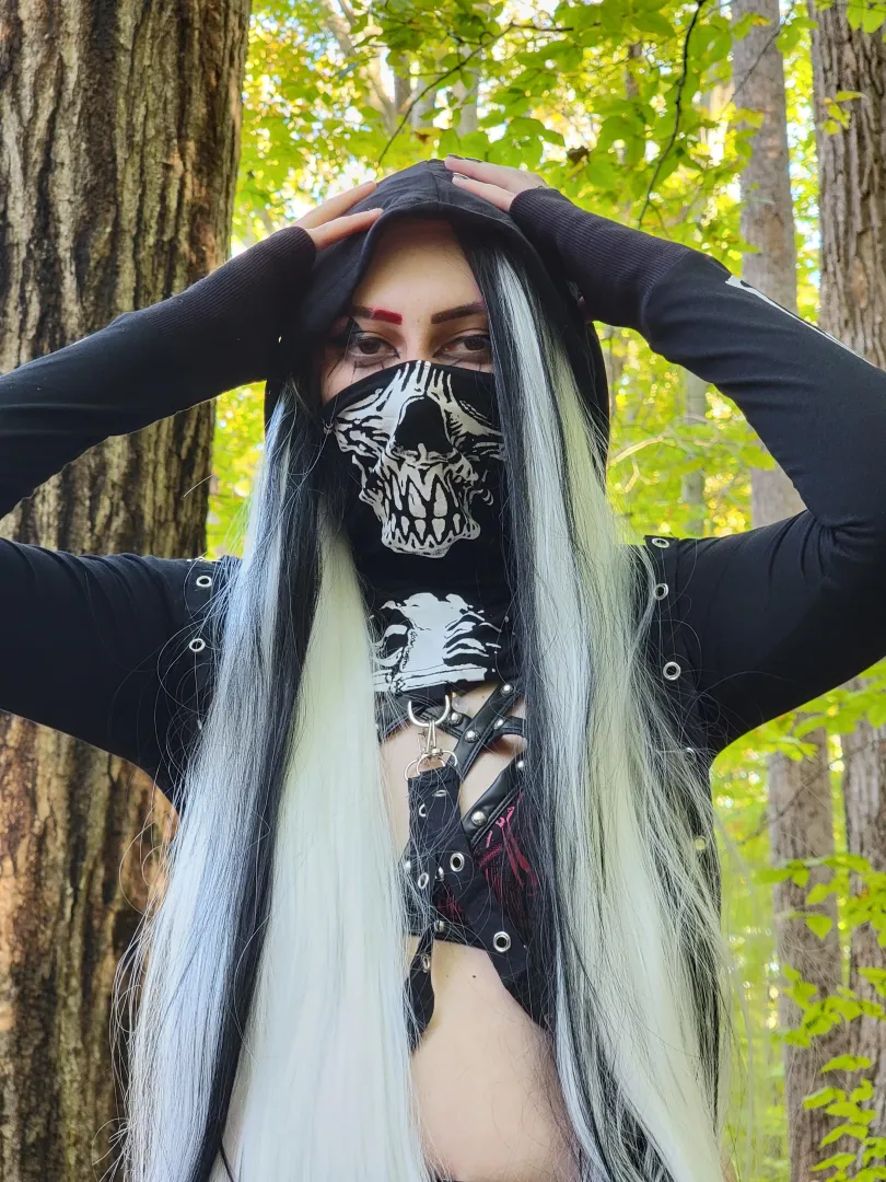 put your hands on your head and drop your weapons