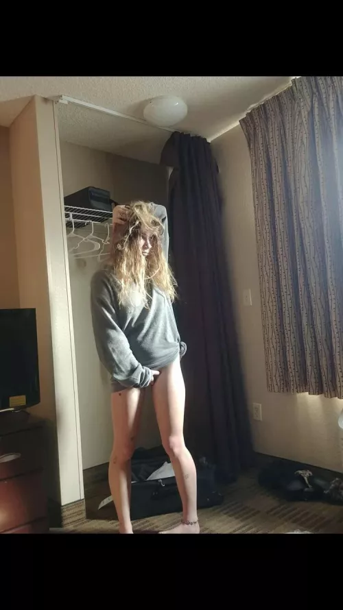 Put your load in my blonde ass (; (19f)