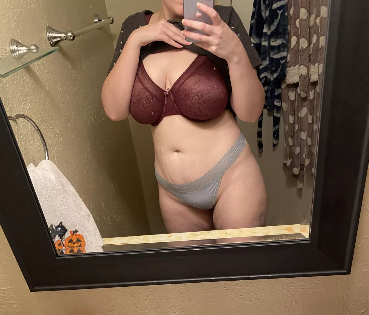 Quick pic in a friends bathroom