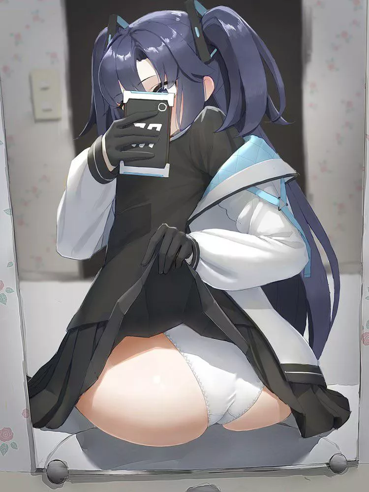 Quick pic of what’s under her skirt