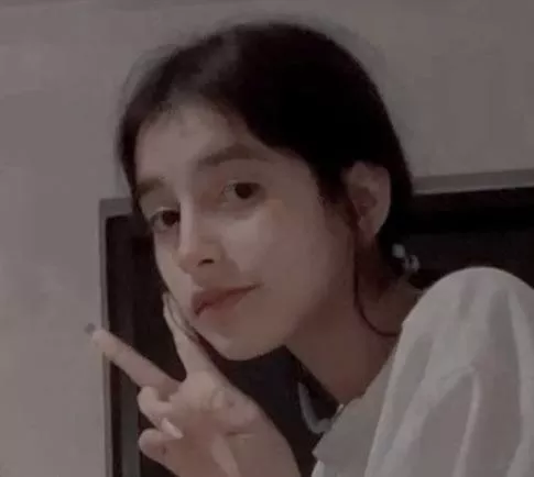 Quien es ella ?