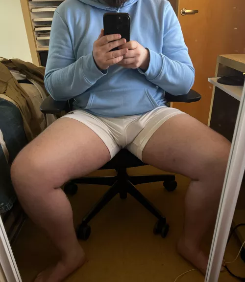 Quiet day, thankfully 😇 Come and have a chat!