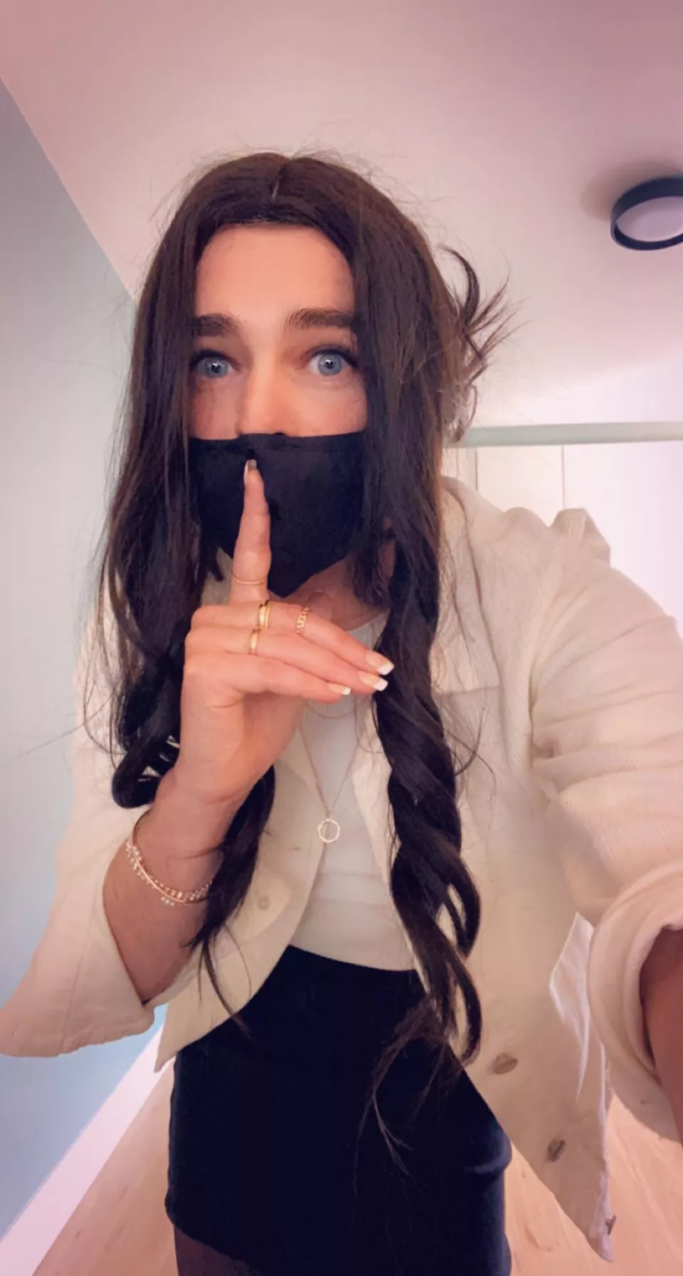 Quietly feeling cute af today. 🥰