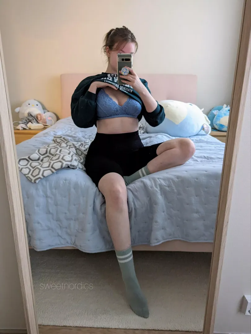 Rainy day vibes [f]
