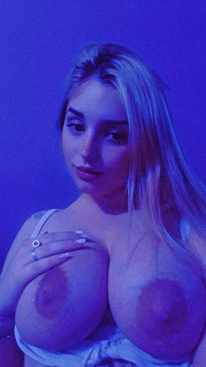 Rate? 🍒😘