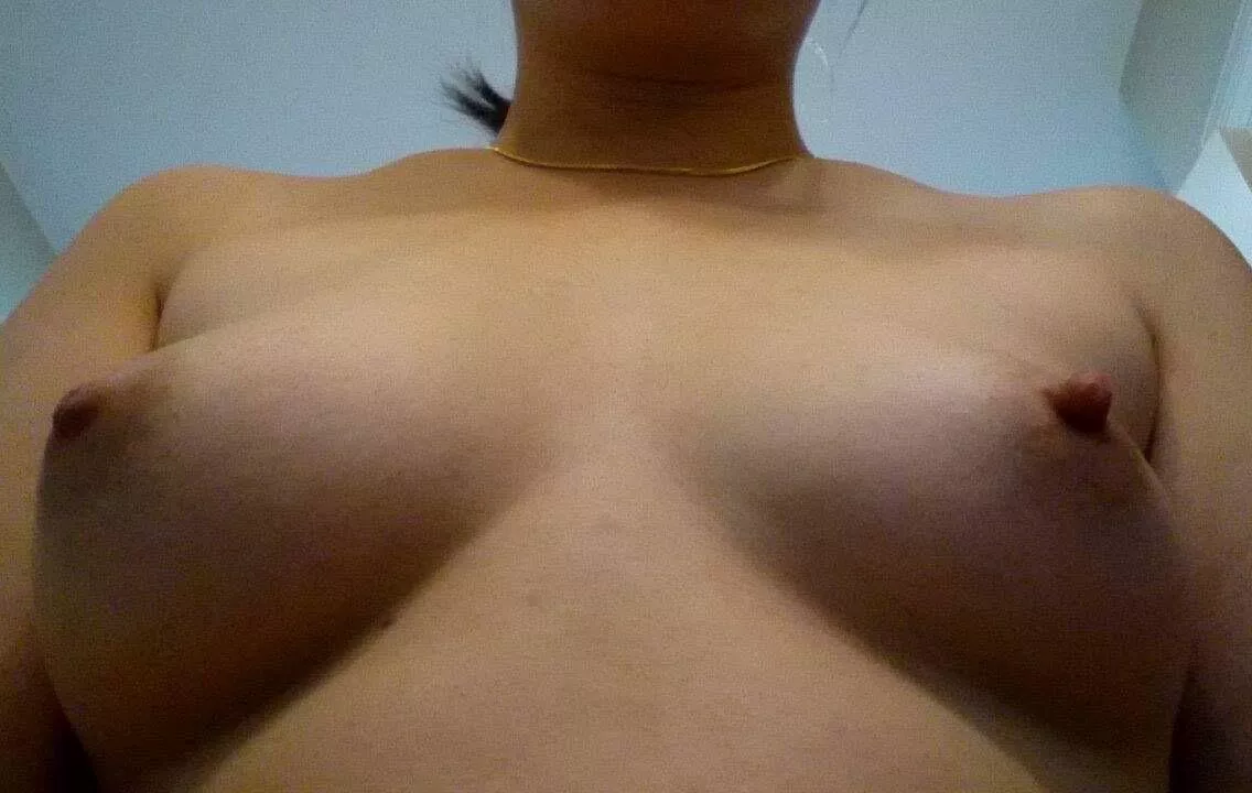 Rate my boobs making their Reddit debut ✨