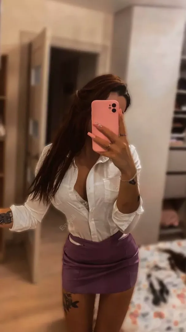 Rate your tongue game from 1-10 below xo
