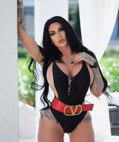 Raven haired beauty