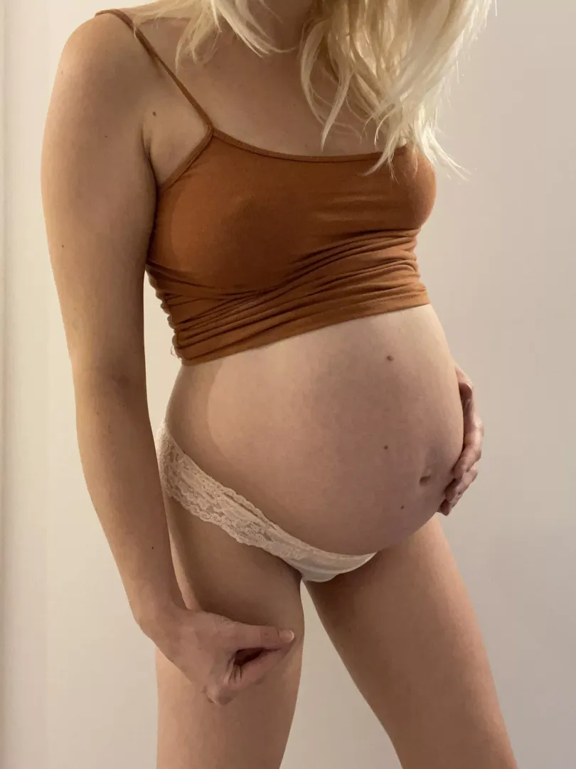 Ready to play with me?? Come … 😈😈💋