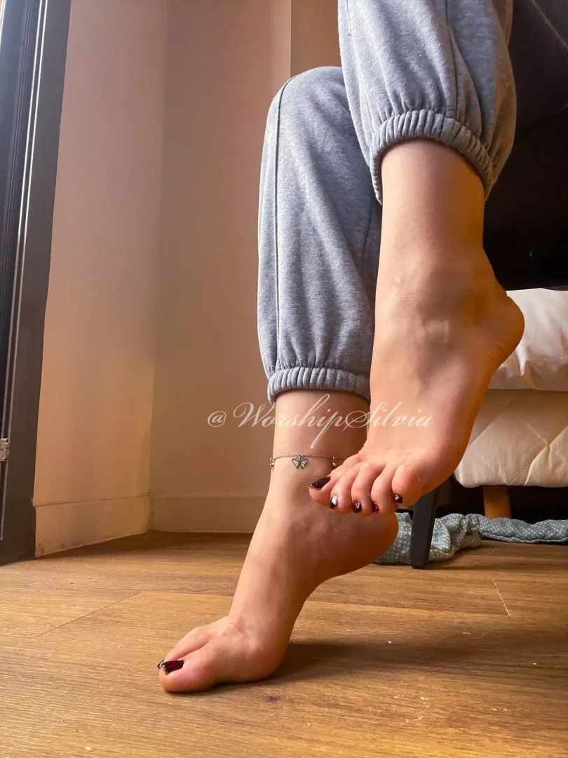 Ready to worship my perfect Arabic feet?