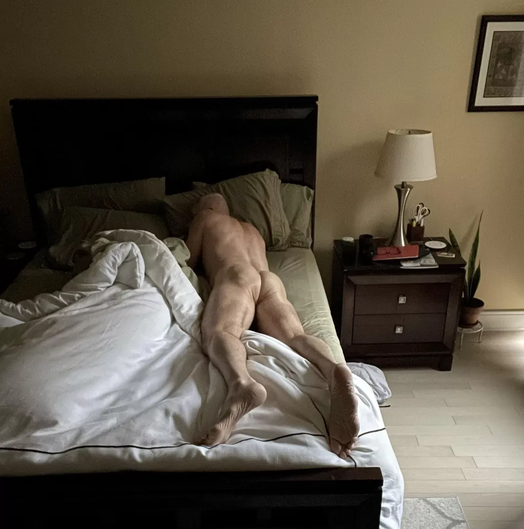 Really don’t wanna get up this morning…but you’re welcome to slide in and join me (58)