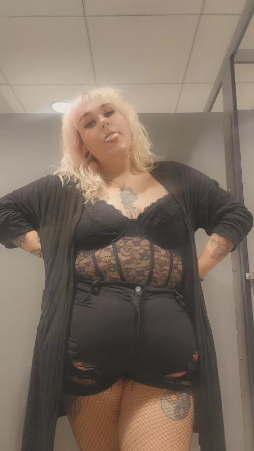 Recently went to a concert 🥰