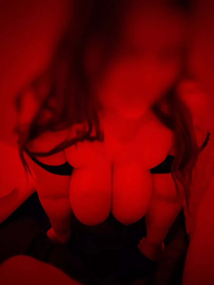Red light vibes