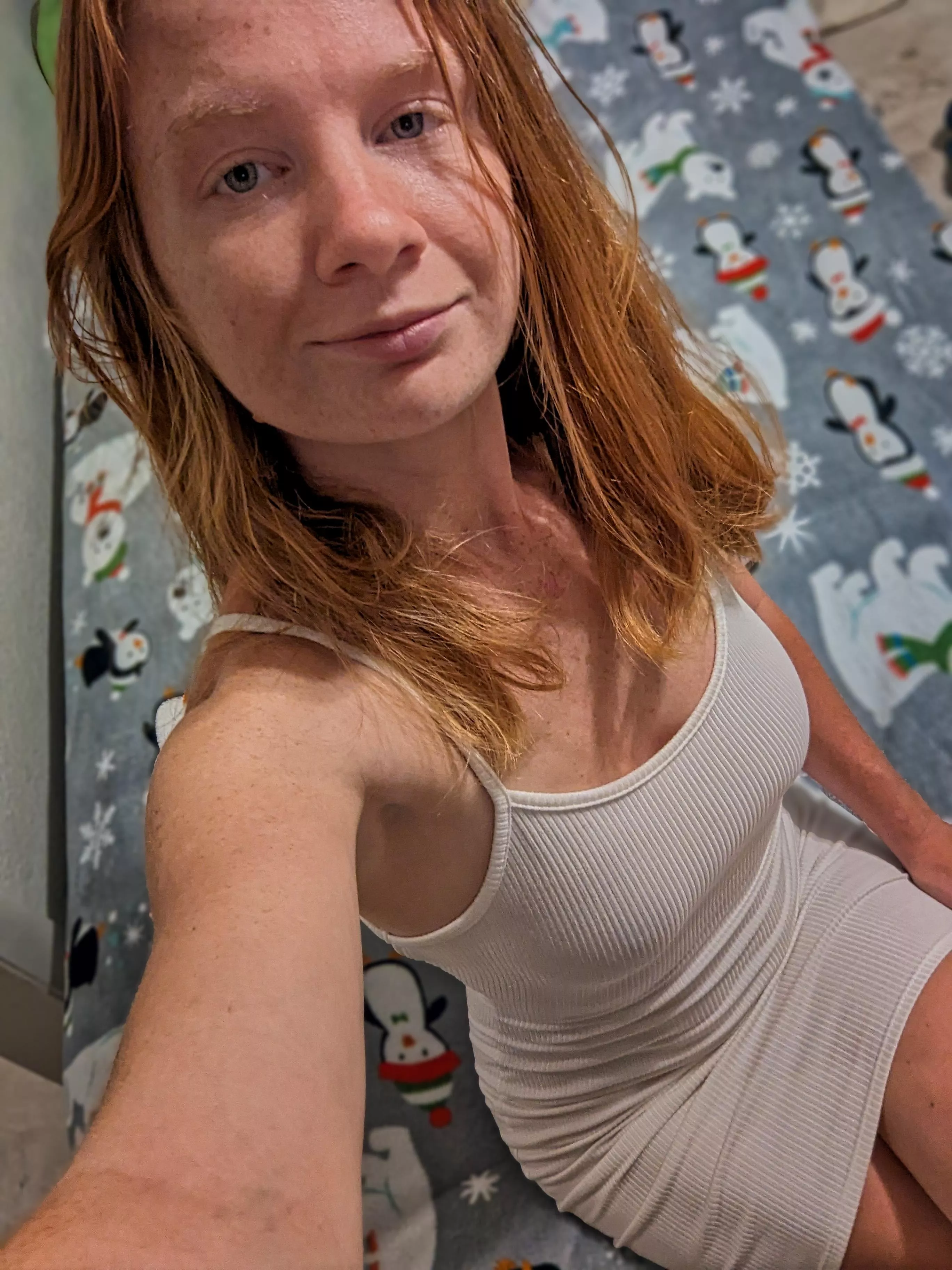 Red on the head, green in the heart💖 [F27]