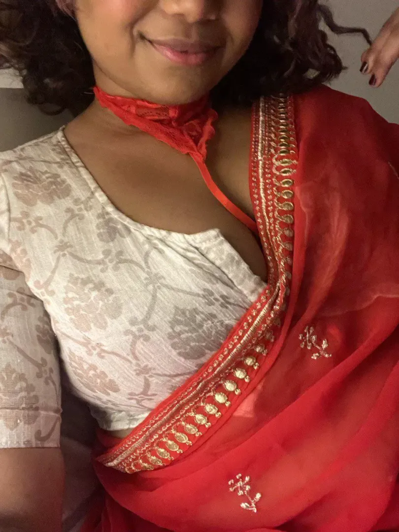 Red sarees are just perfect