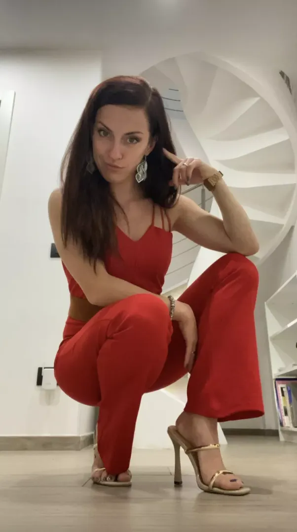 redhead in red..