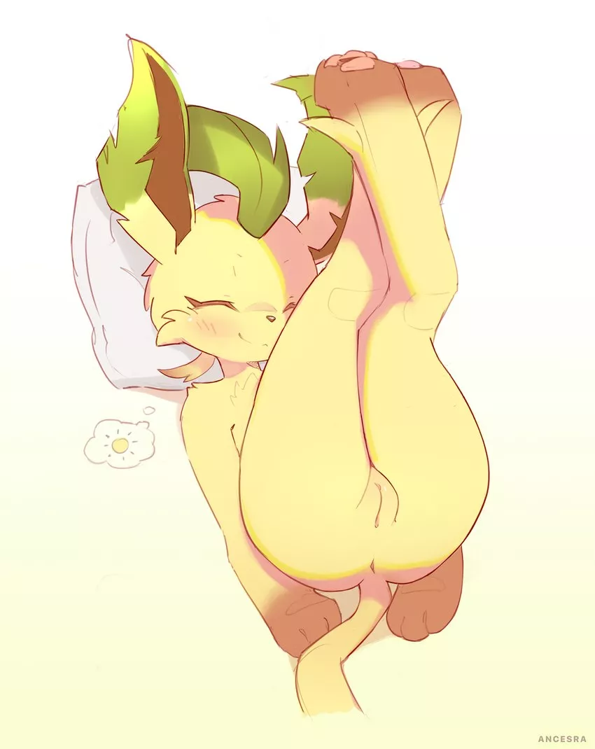 Relaxing and sunbathing [F] (ancesra)