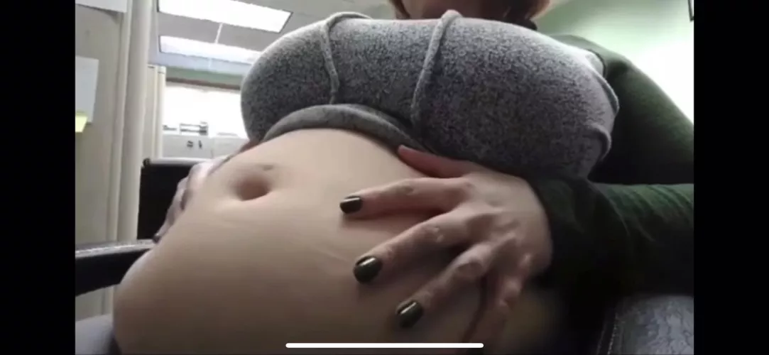 {request} Who does this beautiful belly belong to?