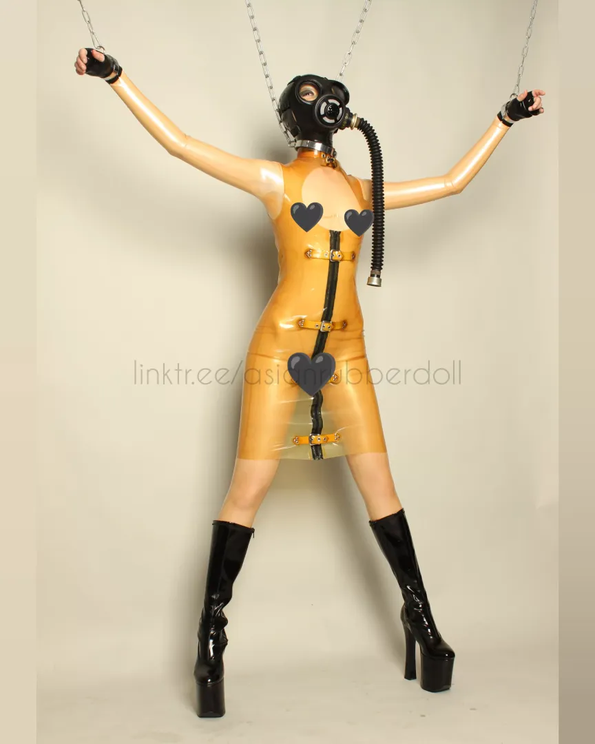 Restricted in gas mask 🖤
