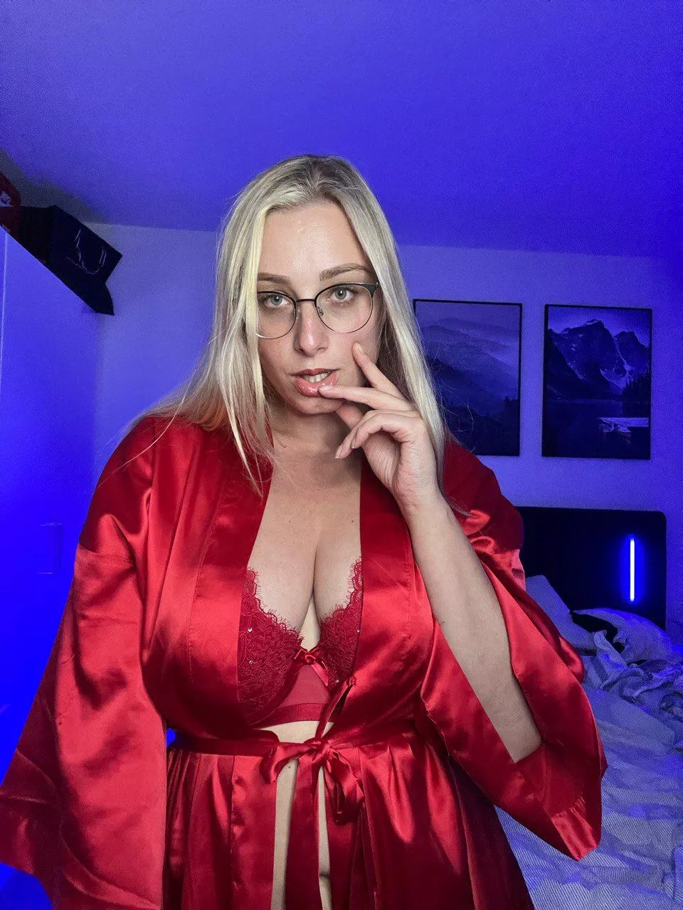 rip this all off of me and fuck me like there's no tomorrow... ❤️