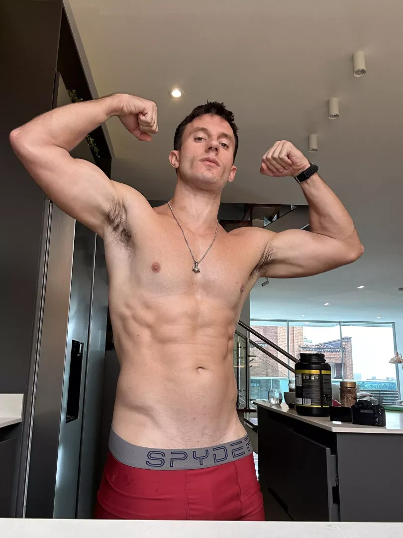 Ripe and musky, time to serve a real man👑