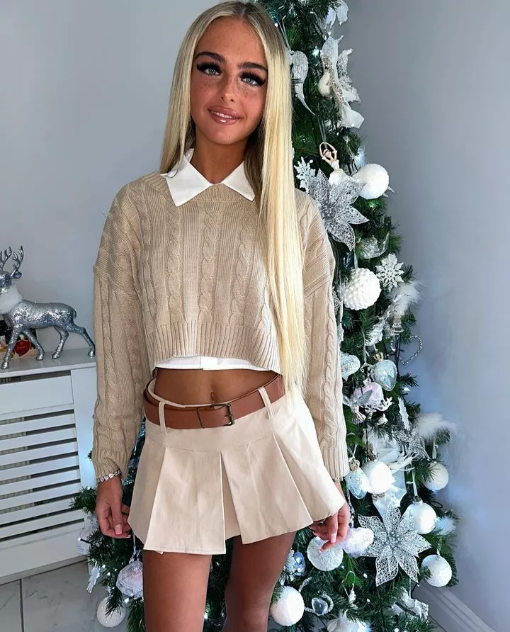 Robyn cute at Christmas