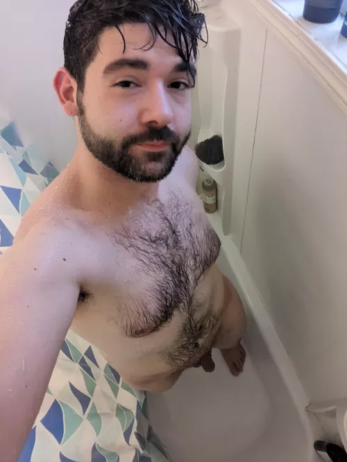 Rub a dub dub, time to fuck this cub 😈