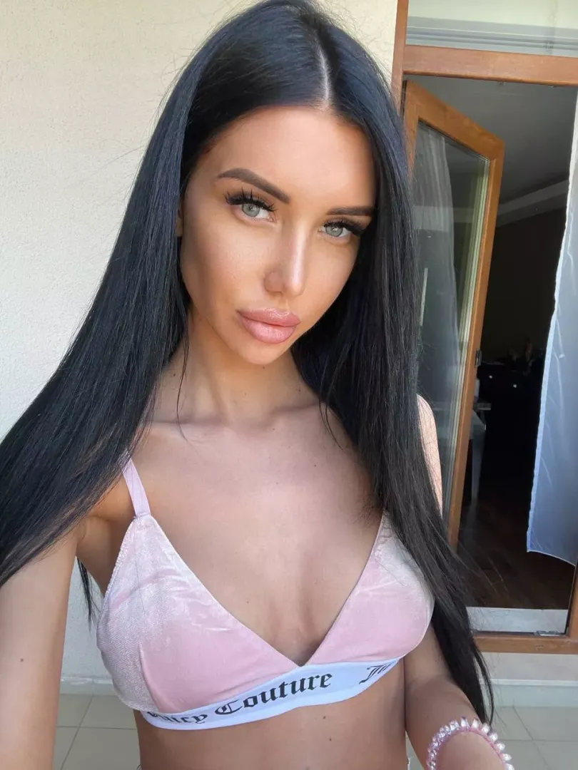 Russian Insta Chick