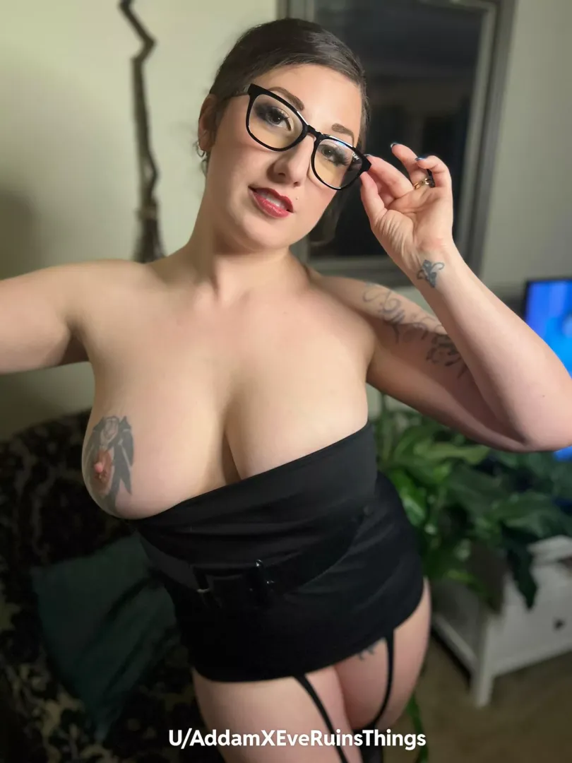 R/Voluptuous has the best followers. Thank you all for being so sweet to me, and to all the gorgeous women who I’m lucky to post with. Love you all. Sweet dreams every one