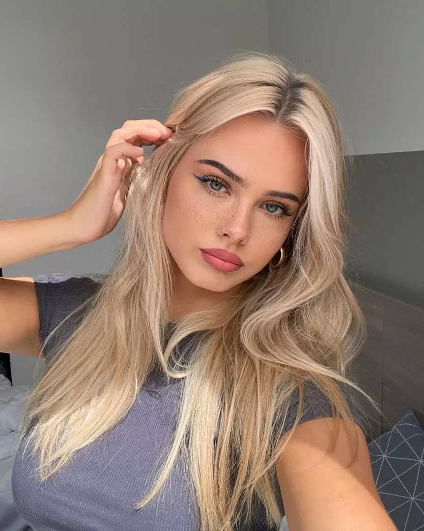 Sara Crumbleleg