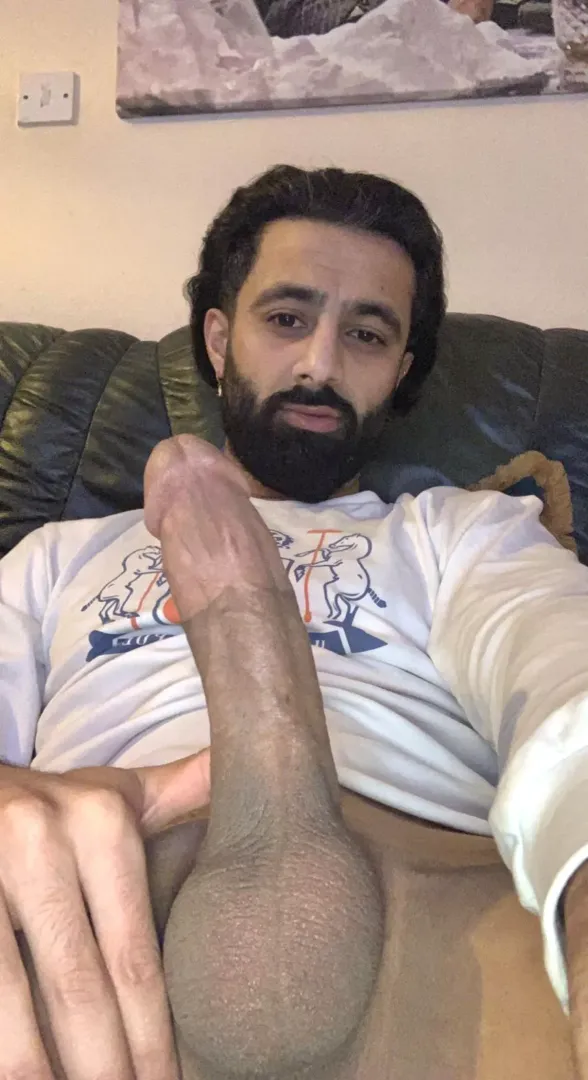 sat here horny as hell.. any takers 👀