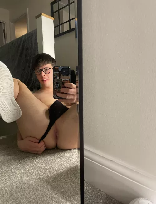 Sat in my thong 🪢