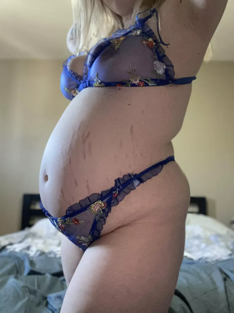 Say hi if pregnant is your type 💋😊