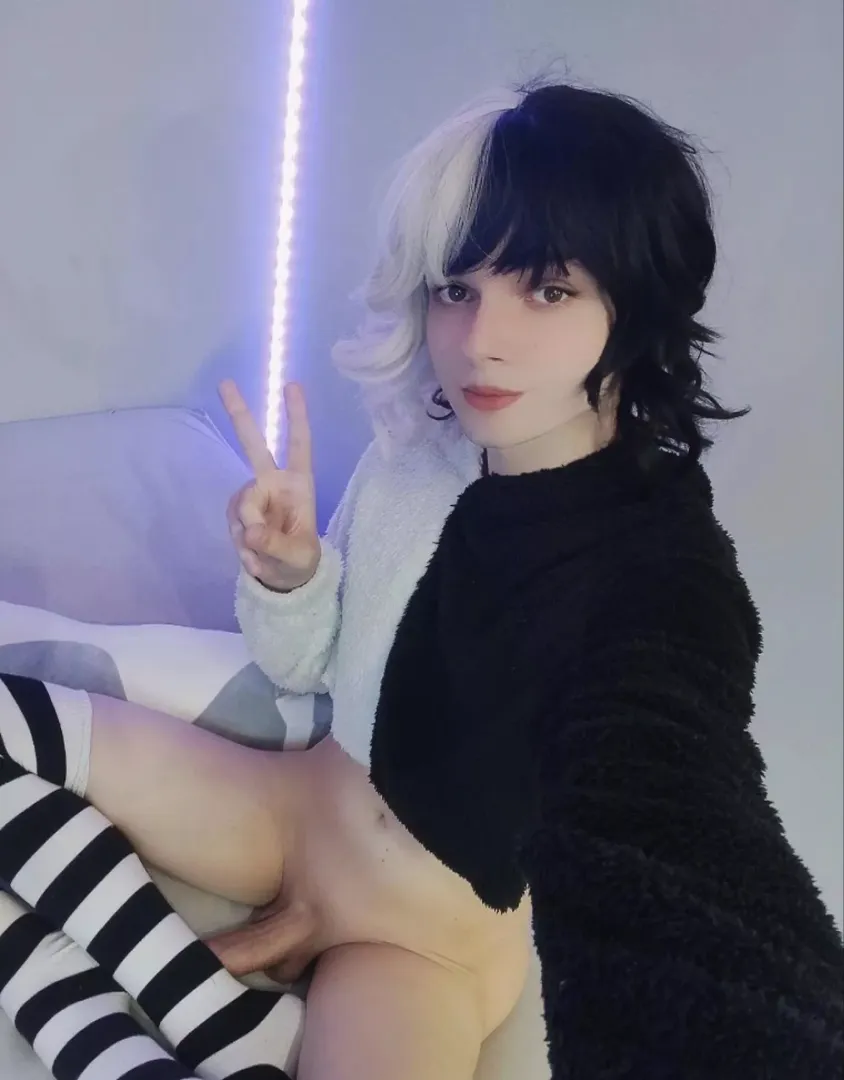 Say hi 👋 if you are straight and I made you a little curious 😘