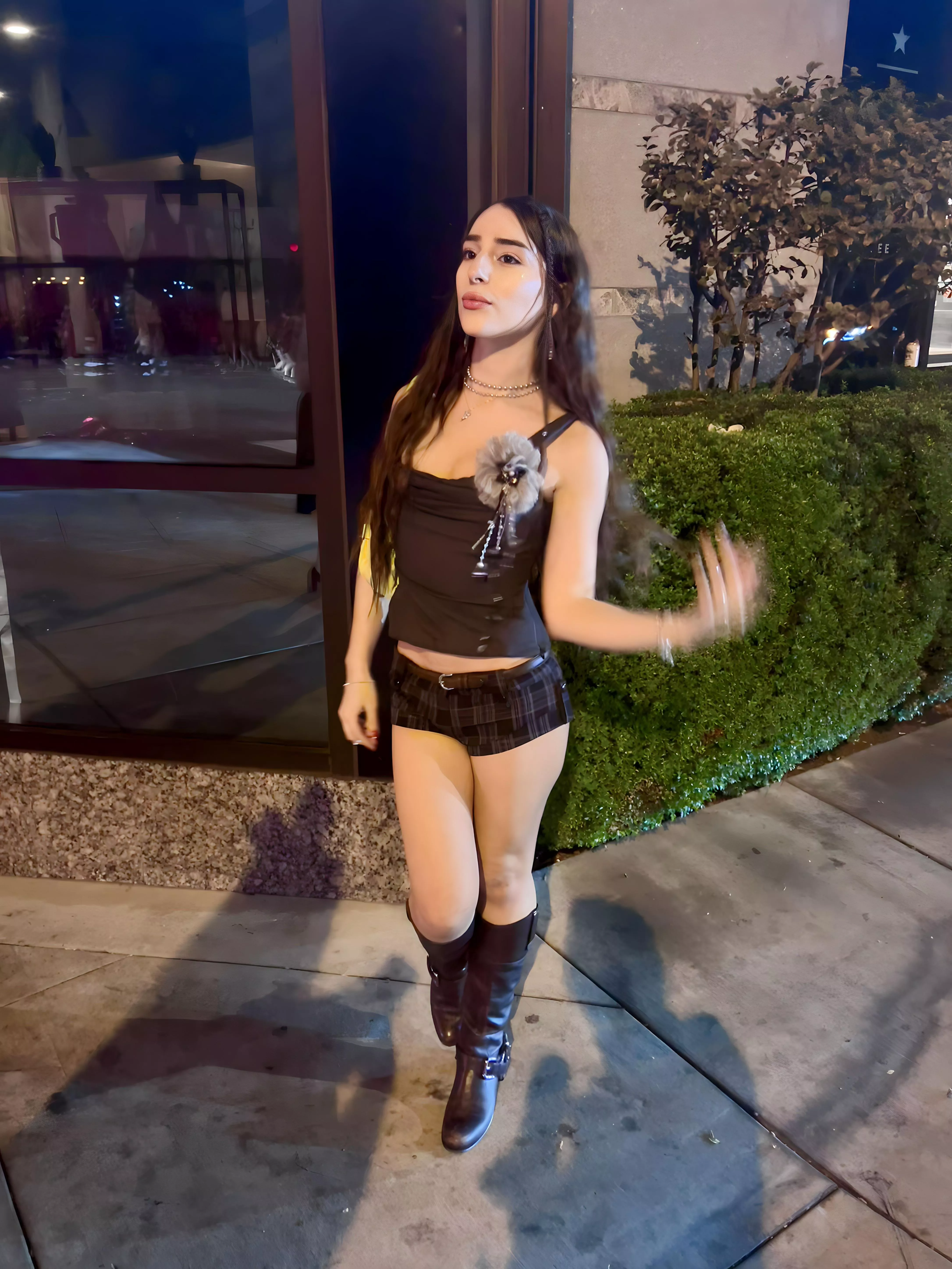 Say hi if you'd date a trans woman 💜