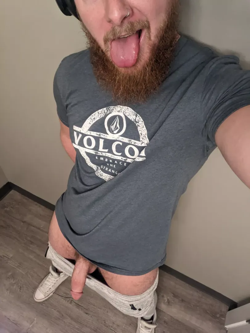 Say hi if youd fuck me!