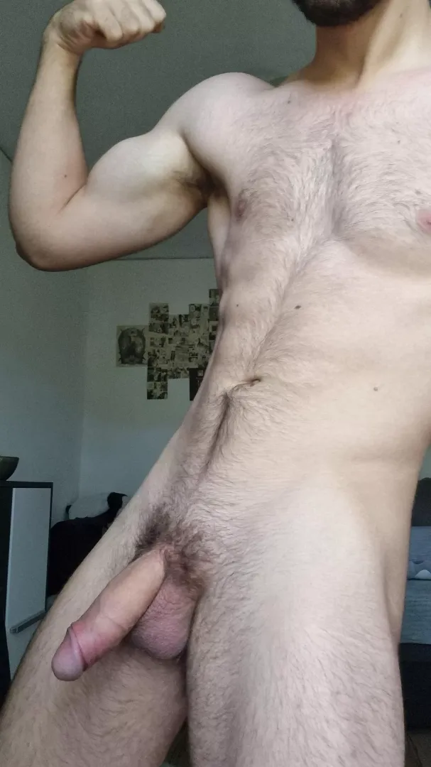 Say yes if I am big for an 18 year old