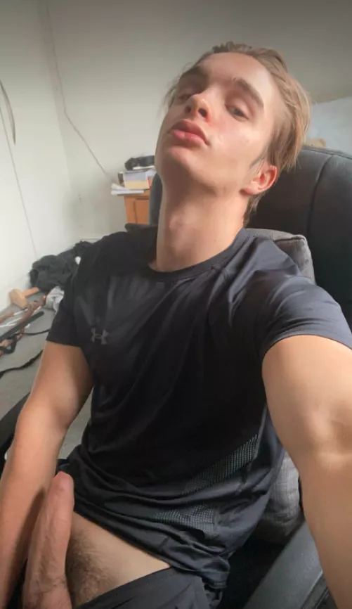 Say ''yes'' if you wanna end up with noode in your Dms