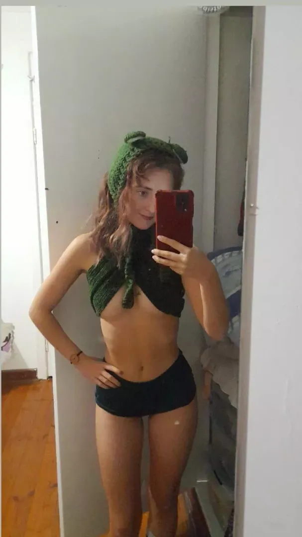 scarfs on, shorts on, but im still feeling too hot F18