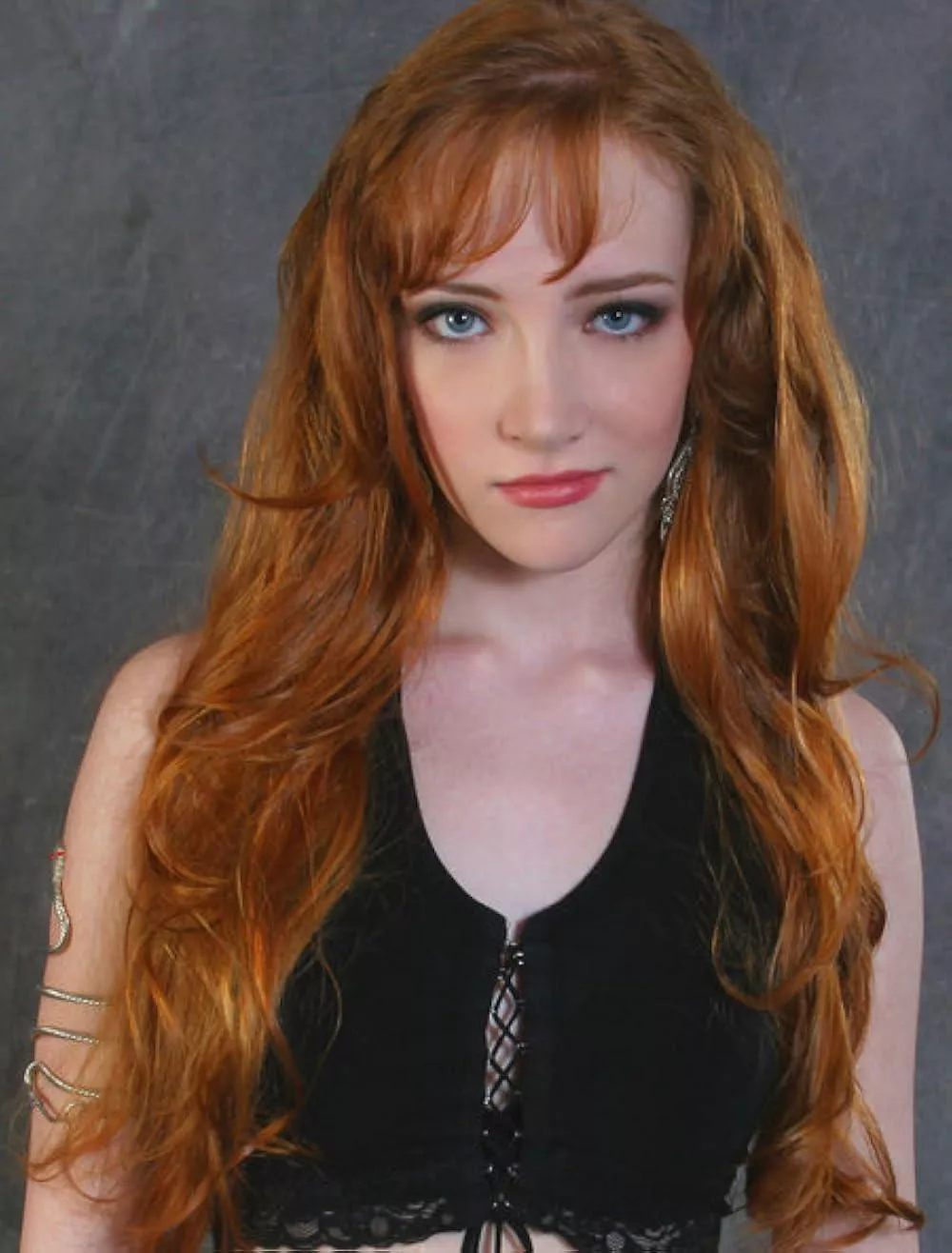 scarlett pomers