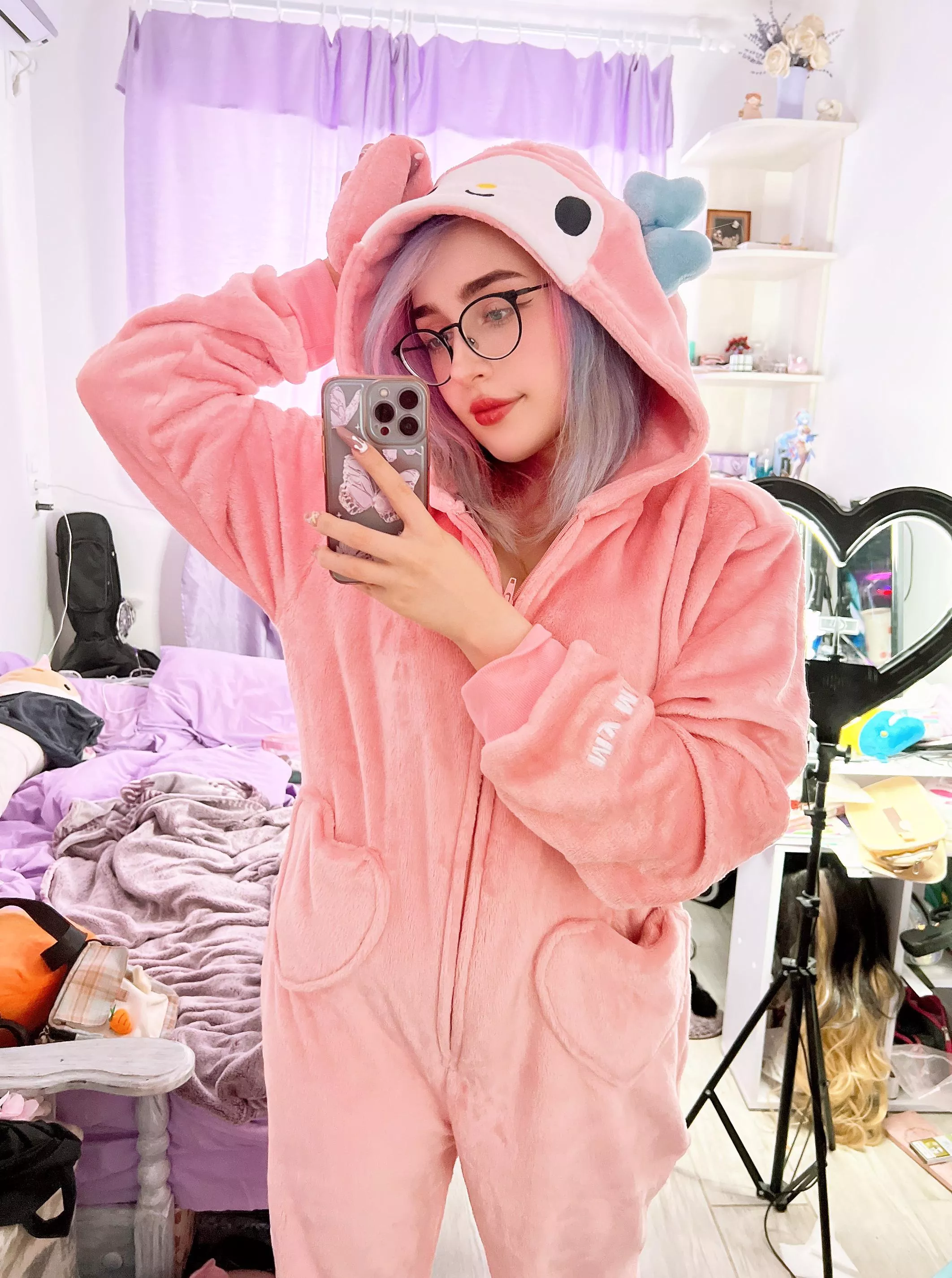 
searching for someone who can handle me 