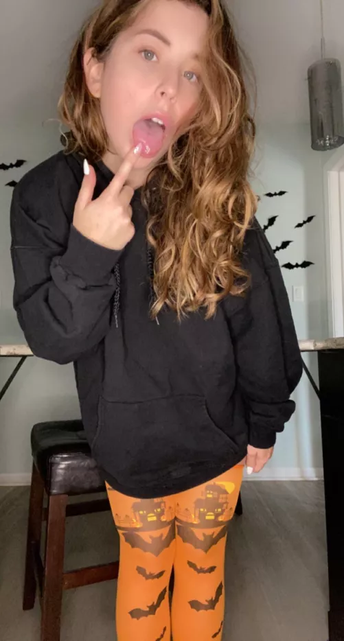 See where I’m pointing, that’s where you aim