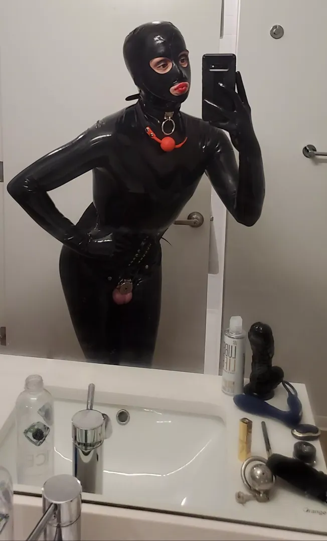 [self] any room for shiny content on here? 🤭