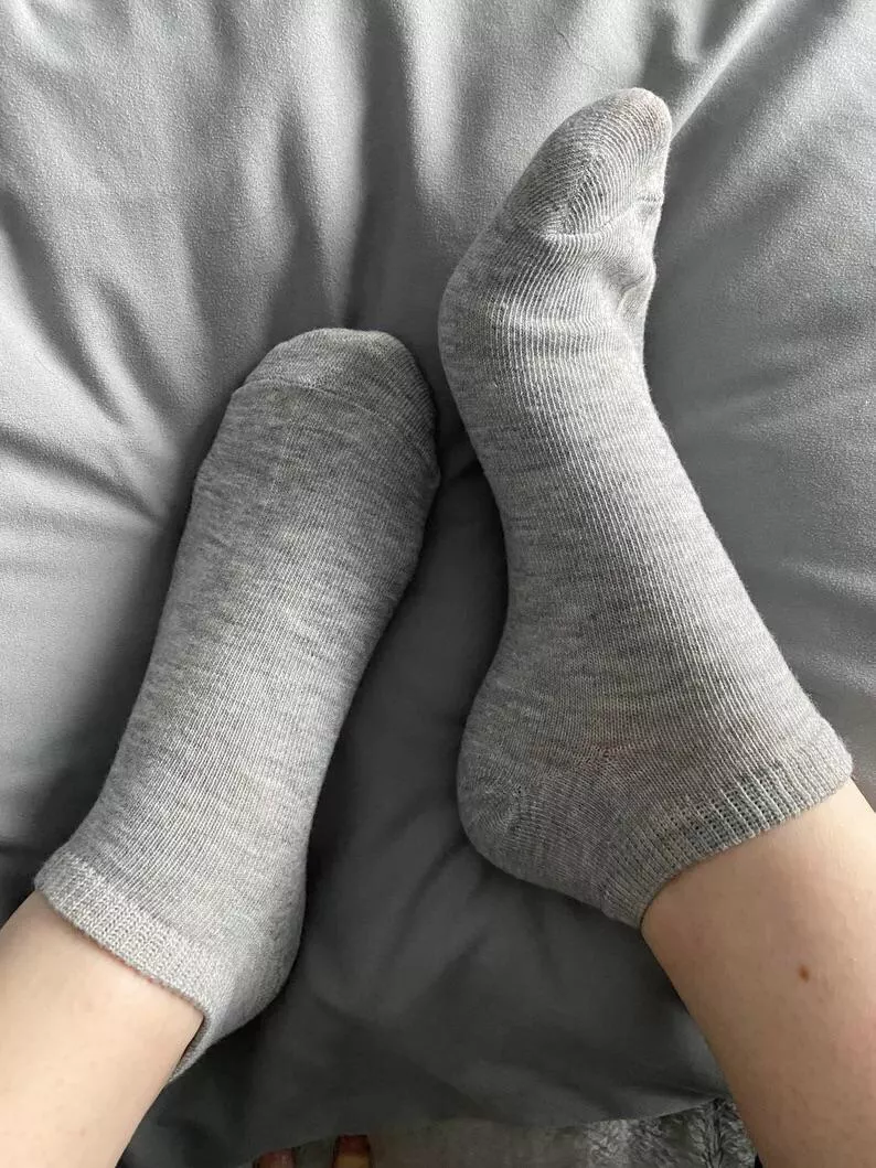 [Selling] Grey pair 🖤🤍 Let me know what you think! $15 with shipping included and 1 day wear