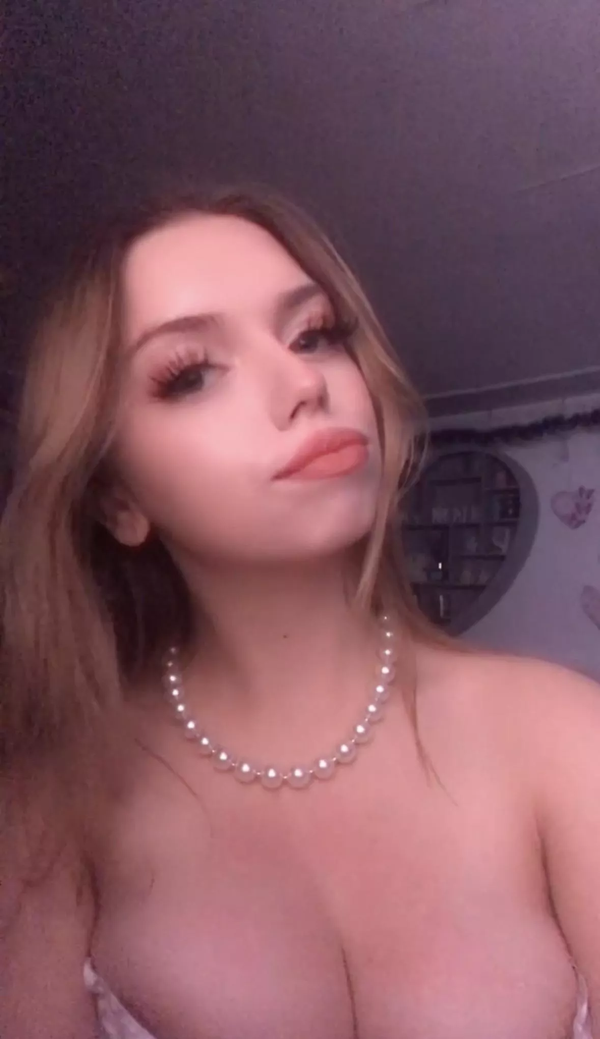 [selling] premade content, customs, GFExperience etc! Dm me.