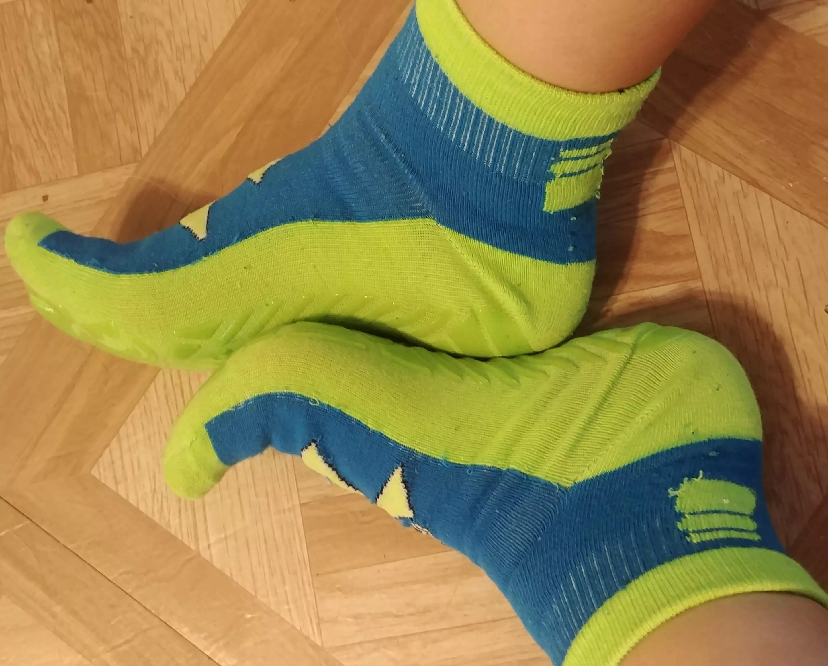 [selling] smelly server/gym socks ready to be worn for you! start your wear today!